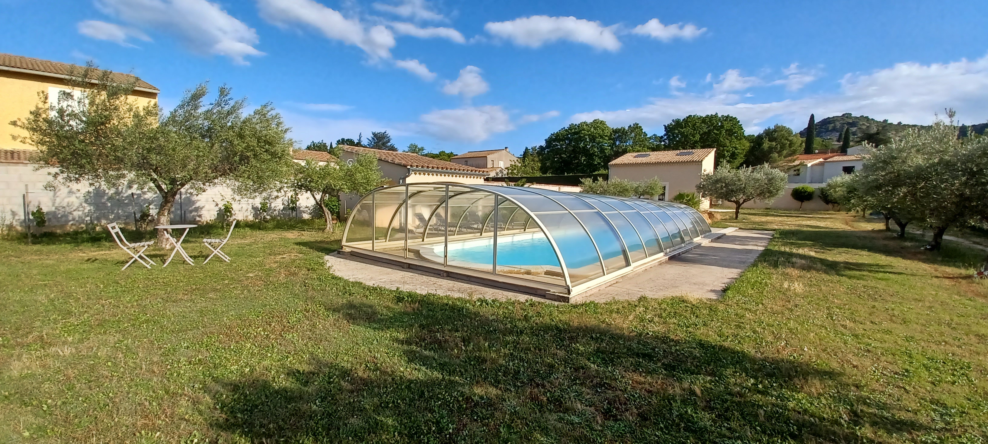 Piscine fermée
